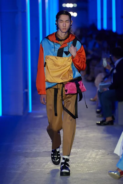 Look 28